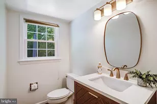 10605 Gainsborough Rd, Potomac, MD 20854 - Photo 24