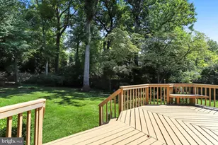 10605 Gainsborough Rd, Potomac, MD 20854 - Photo 32