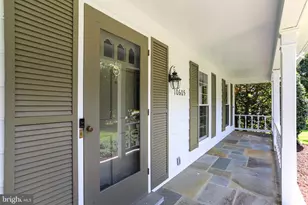 10605 Gainsborough Rd, Potomac, MD 20854 - Photo 2