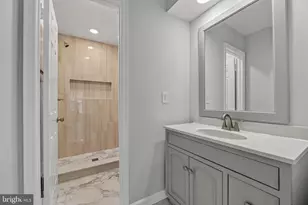 11613 Pleasant Meadow Dr, North Potomac, MD 20878 - Photo 14