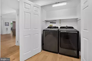 5724 Mayfair Manor Dr, North Bethesda, MD 20852 - Photo 10