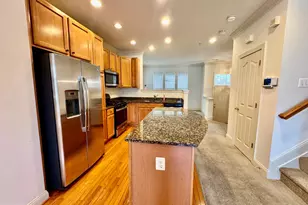23517 Gardenside Pl, Clarksburg, MD 20871 - Photo 4