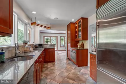 9233 Farnsworth Drive, Potomac, MD 20854 - Photo 10