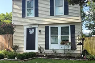 7402 Tarfside Ln, Gaithersburg, MD 20879 - Photo 2