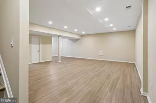 5705 Sugarbush Ln, Rockville, MD 20852 - Photo 16