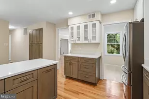 5705 Sugarbush Ln, Rockville, MD 20852 - Photo 30