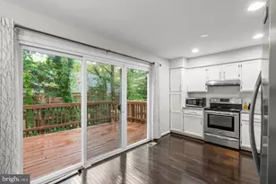 18005 Sunset Lake Ct, Olney, MD 20832 - Photo 10