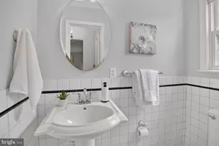 201 E Indian Spring Dr, Silver Spring, MD 20901 - Photo 10