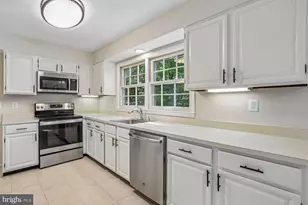 12 Lily Pond Ct, Rockville, MD 20852 - Photo 16