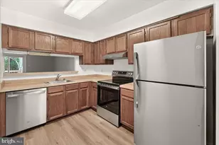20477 Summersong Ln, Germantown, MD 20874 - Photo 2