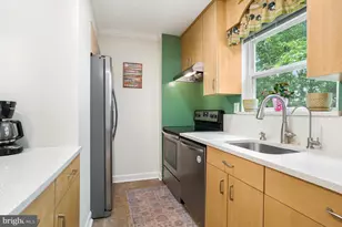 12911 Walnut View Ct, Germantown, MD 20874 - Photo 2