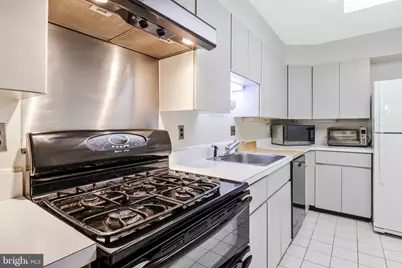 4620 N Park Avenue #E-PH-0, Chevy Chase, MD 20815 - Photo 16