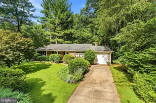 11504 Parkedge Dr, North Bethesda, MD 20852 - Photo 2