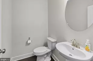 404 Sagan Pl, Gaithersburg, MD 20878 - Photo 10