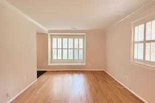 6718 Kenwood Forest Ln, Chevy Chase, MD 20815 - Photo 4