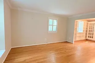 6718 Kenwood Forest Ln, Chevy Chase, MD 20815 - Photo 2