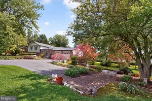 22621 Griffith Dr, Gaithersburg, MD 20882 - Photo 2