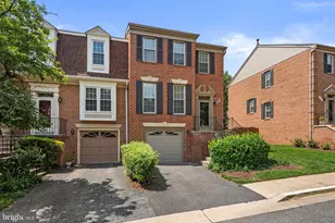 10 Loganwood Ct, North Bethesda, MD 20852 - Photo 2