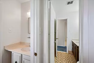 8 Kerwood Ct, Silver Spring, MD 20904 - Photo 18