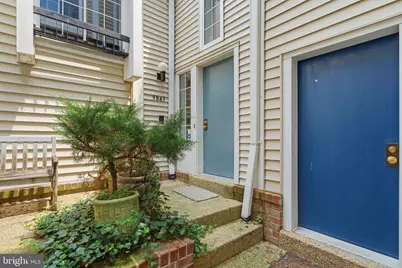 9843 Dockside Terrace, Gaithersburg, MD 20886 - Photo 2