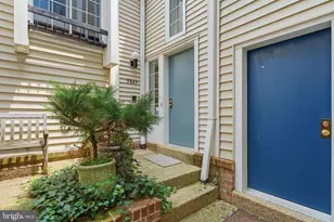 9843 Dockside Terrace, Gaithersburg, MD 20886 - Photo 2