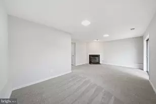 9843 Dockside Terrace, Gaithersburg, MD 20886 - Photo 32