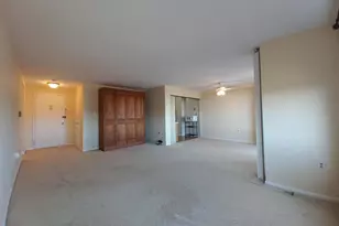 10201 Grosvenor Pl, Rockville, MD 20852 - Photo 4