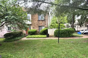 20200 Spring Haven Ct, Gaithersburg, MD 20886 - Photo 8