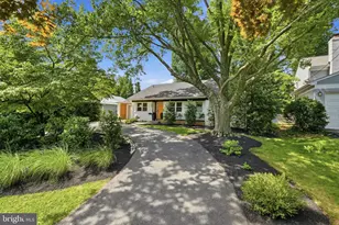 5902 Wilson Ln, Bethesda, MD 20817 - Photo 2