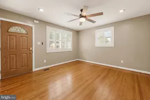 11809 Timber Ln, Rockville, MD 20852 - Photo 8
