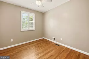 11809 Timber Ln, Rockville, MD 20852 - Photo 14