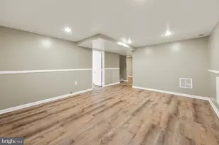 11809 Timber Ln, Rockville, MD 20852 - Photo 16