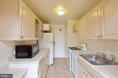 1900 Lyttonsville Road #614, Silver Spring, MD 20910 - Photo 10