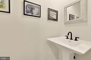 3559 Hamlet Pl, Chevy Chase, MD 20815 - Photo 20