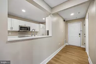 12904 Churchill Ridge Cir, Germantown, MD 20874 - Photo 2