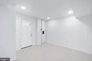 14236 Chadwick Ln, Rockville, MD 20853 - Photo 32