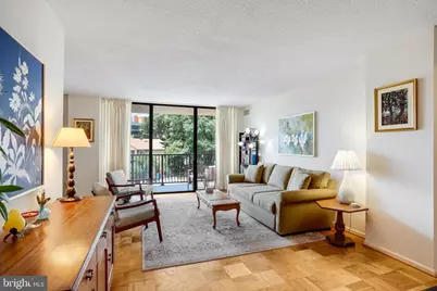 118 Monroe Street #304, Rockville, MD 20850 - Photo 2