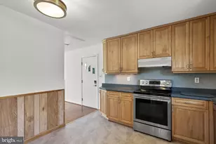 18008 Muncaster Rd, Rockville, MD 20855 - Photo 14