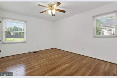 18008 Muncaster Road, Rockville, MD 20855 - Photo 28