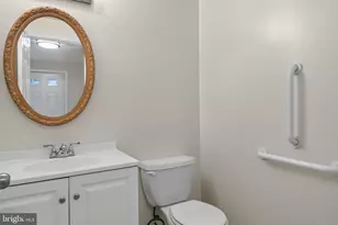 7525 Weatherby Dr, Rockville, MD 20855 - Photo 6