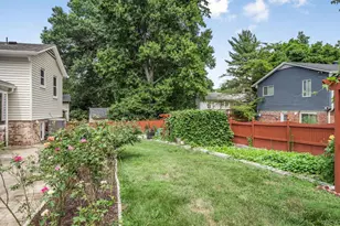 14204 Woodcrest Dr, Rockville, MD 20853 - Photo 6