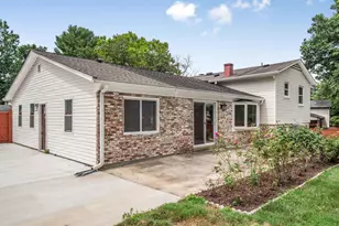 14204 Woodcrest Dr, Rockville, MD 20853 - Photo 2