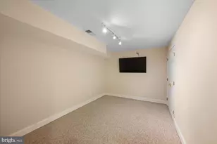 9328 Garden Ct, Potomac, MD 20854 - Photo 32