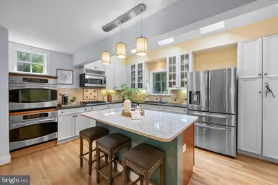 9328 Garden Court, Potomac, MD 20854 - Photo 8
