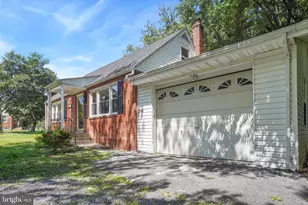 26904 Overlook St, Damascus, MD 20872 - Photo 2