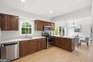 1015 Samplers Way, Potomac, MD 20854 - Photo 8