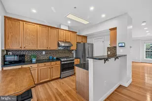 1031 Gaither Rd, Rockville, MD 20850 - Photo 14