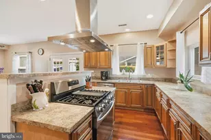 1011 Crawford Dr, Rockville, MD 20851 - Photo 10