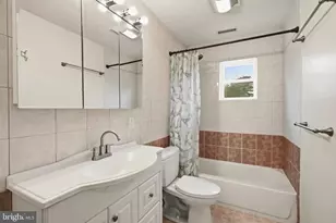 1011 Crawford Dr, Rockville, MD 20851 - Photo 32