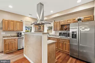 1011 Crawford Dr, Rockville, MD 20851 - Photo 8